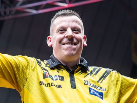 Dobey Hits Nine-Darter, but Chisnall Takes the Win in Leicester