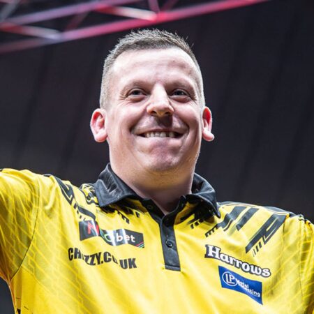 Dobey Hits Nine-Darter, but Chisnall Takes the Win in Leicester